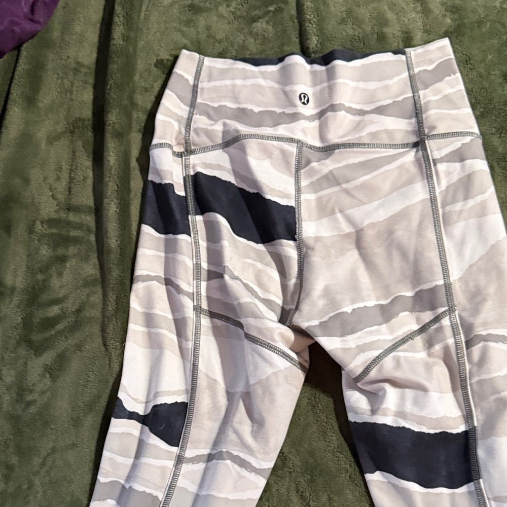 lululemon athletica Leggings - Black and Cream Waves